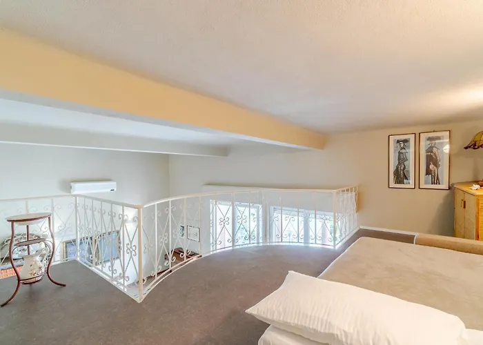 1 Bedroom In *